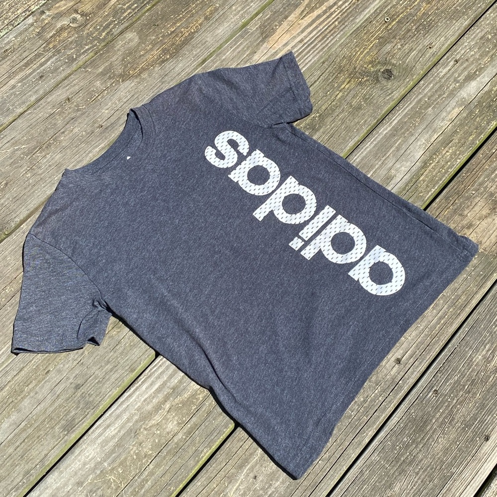 Adidas gray t-shirt Child small (8) unisex tee shirt